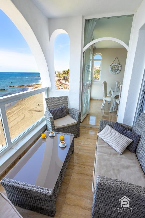 Apartment Aguamarina On The Beach Front Málaga Buitenkant foto