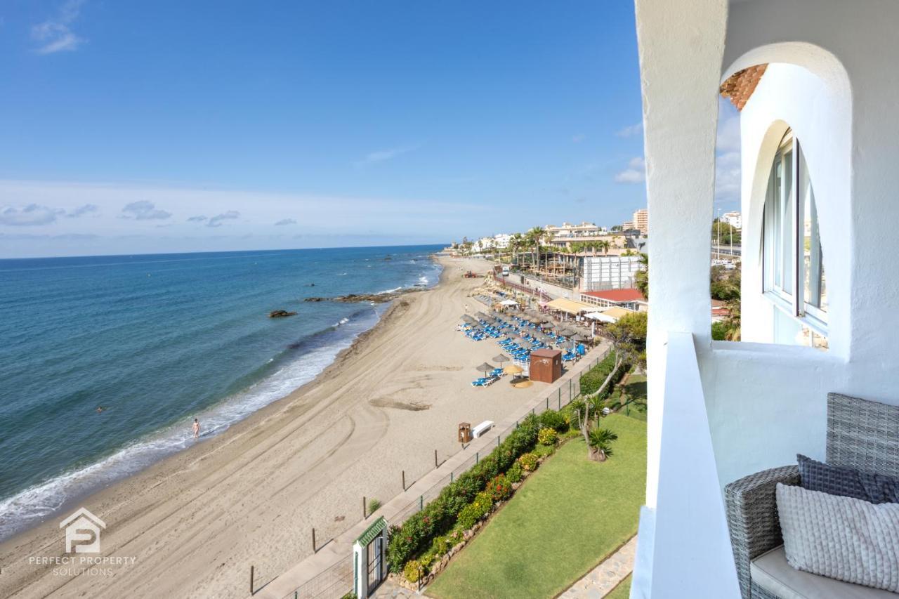 Apartment Aguamarina On The Beach Front Málaga Buitenkant foto