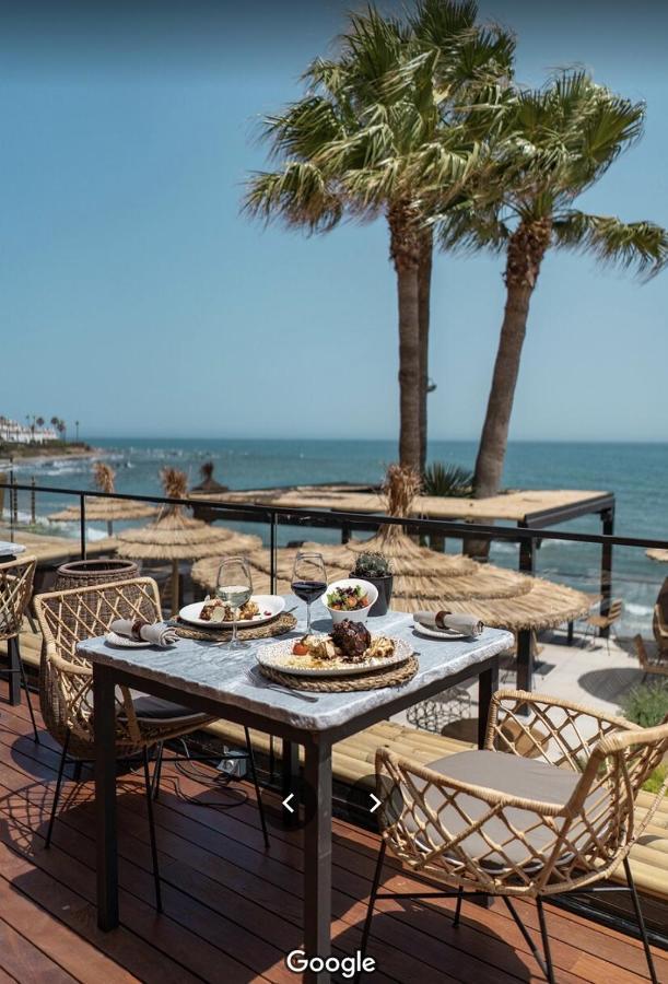 Apartment Aguamarina On The Beach Front Málaga Buitenkant foto
